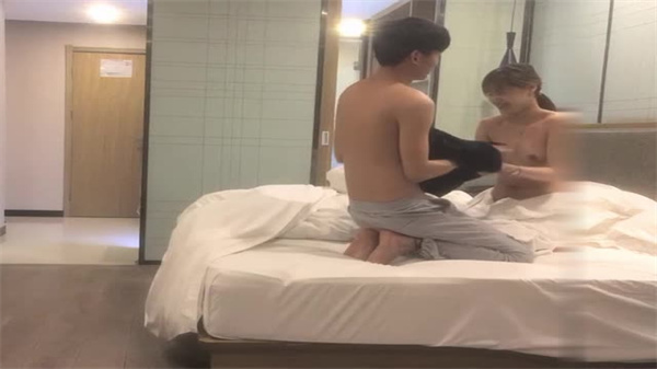 约炮达人玩腻良家妇女？饥渴难耐急尝火辣新欢！